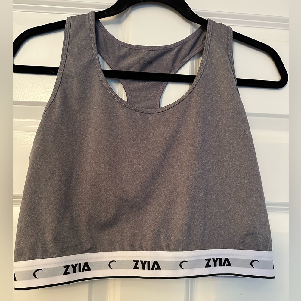 Zyia Woman’s Gray Sports Bra size XL